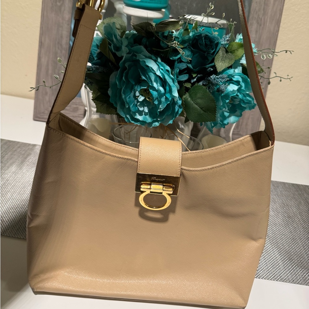 Salvatore Ferragamo Tan Leather Shoulder Bag